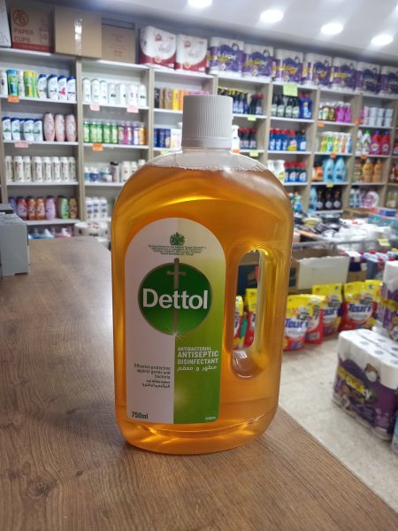 ديتول مطهر ومعقم سائل ٧٥٠ مل